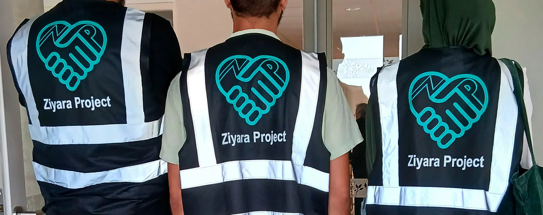 Trois bénévoles de l'association Ziyara Project pour illustrer l'article concernant mon bénévolat en tant que Community Manager (CM) du compte Instagram